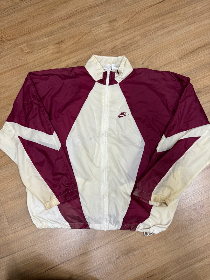 Burgundy deals nike windbreaker