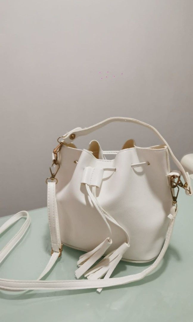 White bucket handbag hotsell