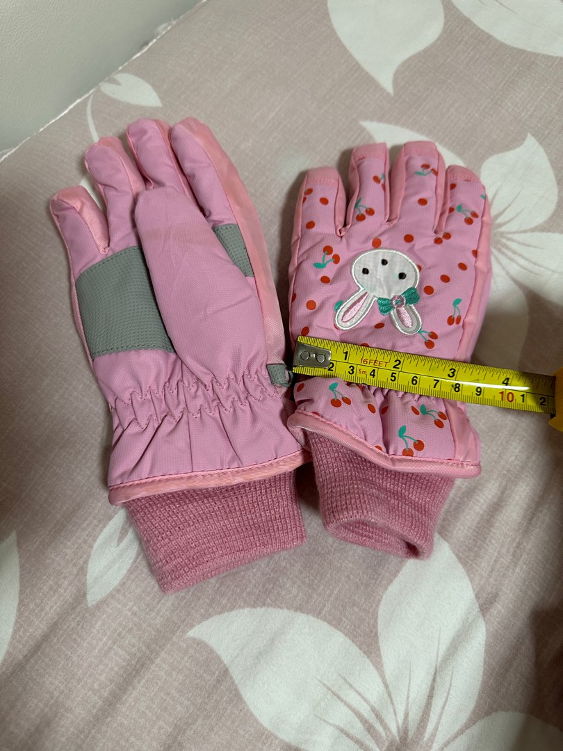 Winter Gloves, Babies & Kids, Babies & Kids Fashion on Carousell