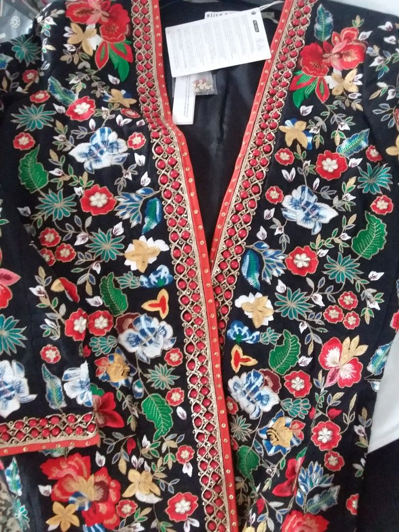 Alice and olivia hotsell embroidered jacket