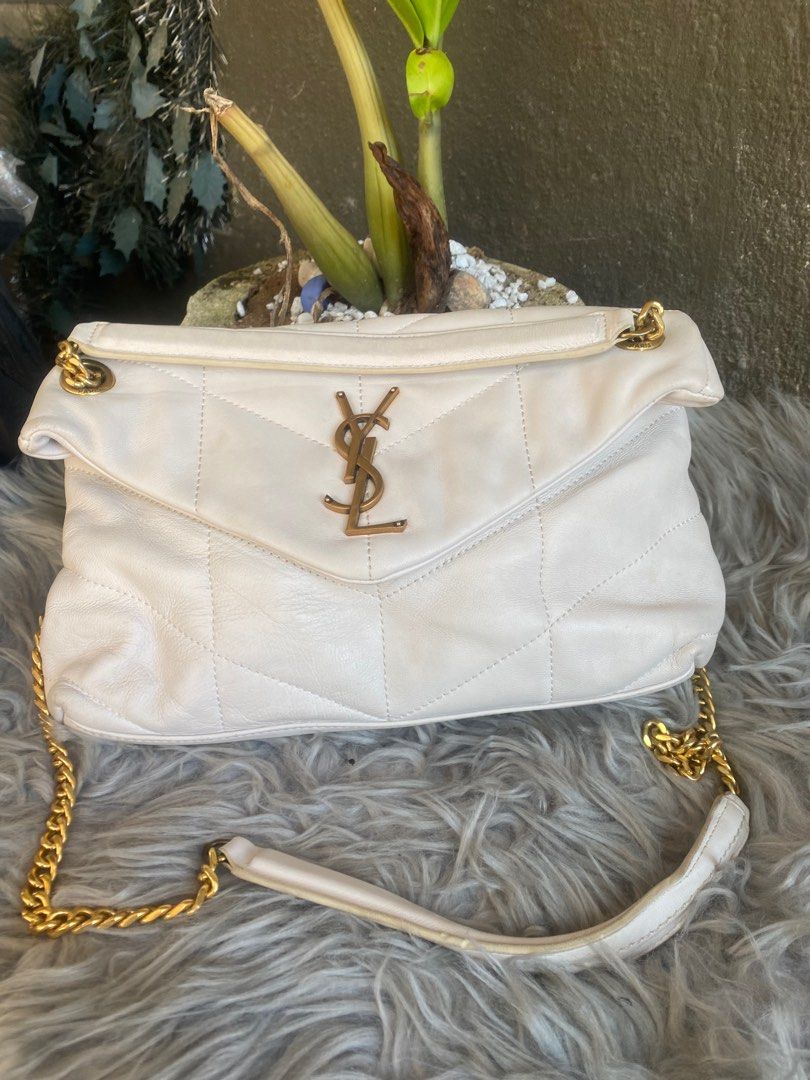 YSL LOULOU PUFFER ❤️ (Category: Luxury Bags & Wallets) located in Bacolod City. Submitted by chuchaystuffs (Listing ID 1266629637, Image 1). Description: Super nice pa with code pa sya and stamp d ako Marunong mgcheck ysl kayo na Pa lv see pics .