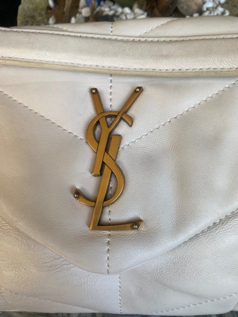 YSL LOULOU PUFFER ❤️ (Category: Luxury Bags & Wallets) located in Bacolod City. Submitted by chuchaystuffs (Listing ID 1266629637, Image 2). Description: Super nice pa with code pa sya and stamp d ako Marunong mgcheck ysl kayo na Pa lv see pics .