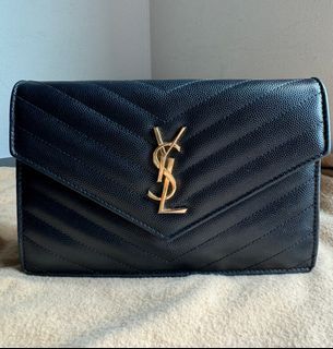 Louis Vuitton® Wallet On Chain Lily Monogram. Size in 2023