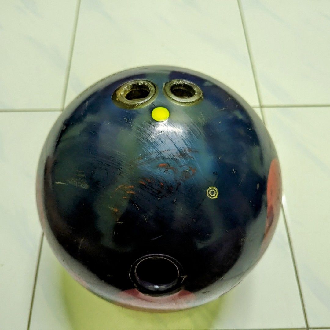 900 Global The Nuts Bowling Ball (14lbs), Sports Equipment, Sports