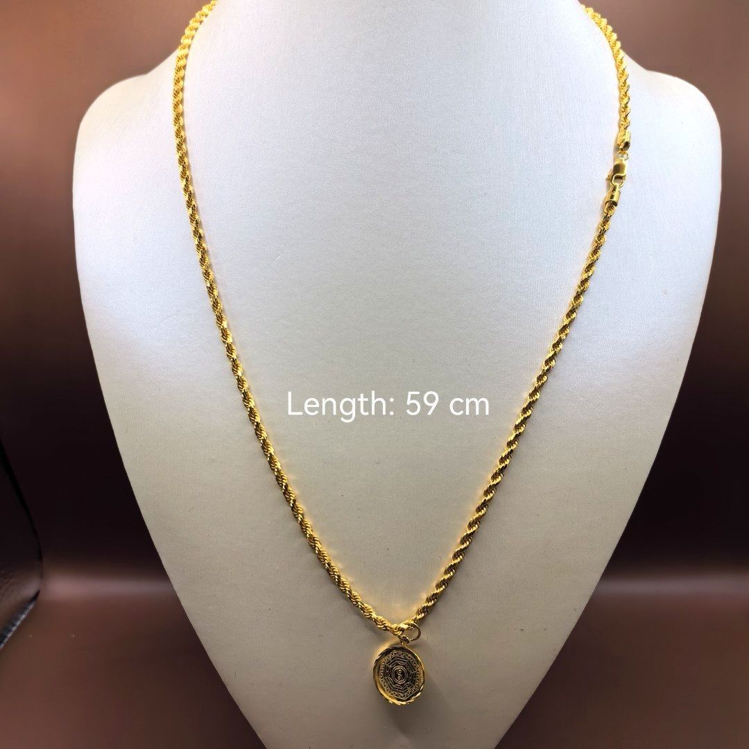 Gold chain outlet pendant set