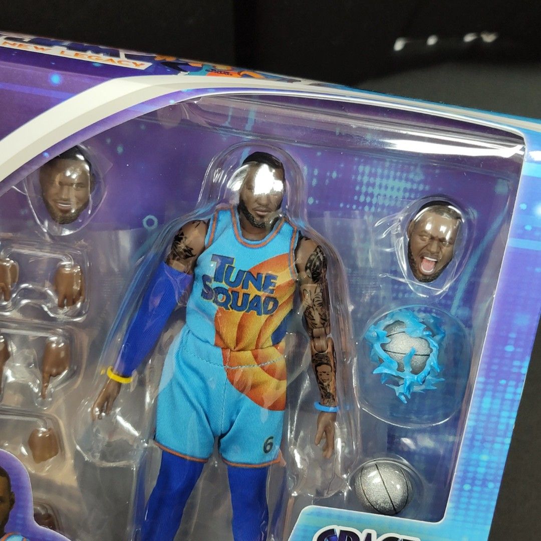 MAFEX No.197 LeBron James SPACE JAM: A NEW LEGACY Ver. Action Figure Z