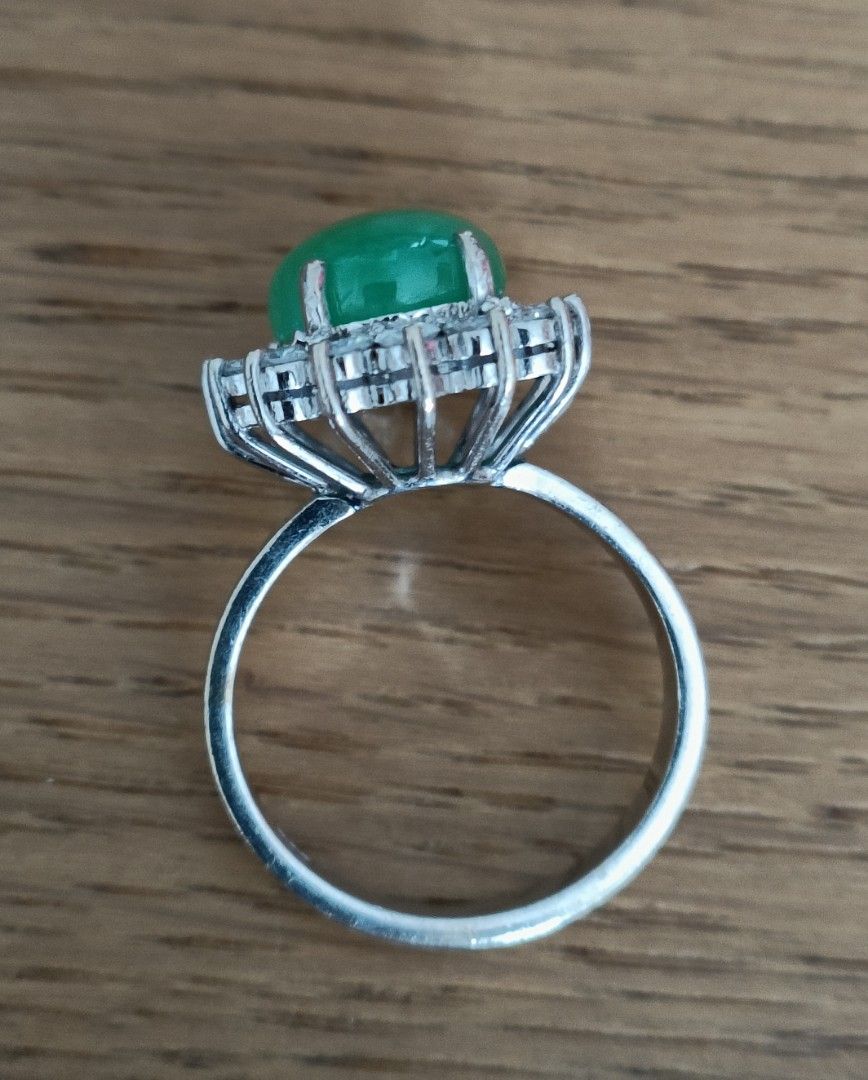 A Beautiful Genuine Jade Ring with Diamond studs An EXTRA MINT NICE Ring