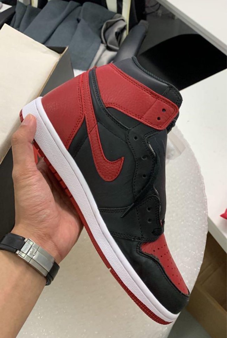 Jordan 1 banned outlet fake vs real