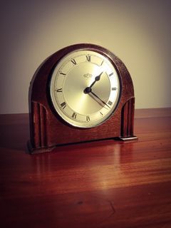 Antique Windup Mantel Clock