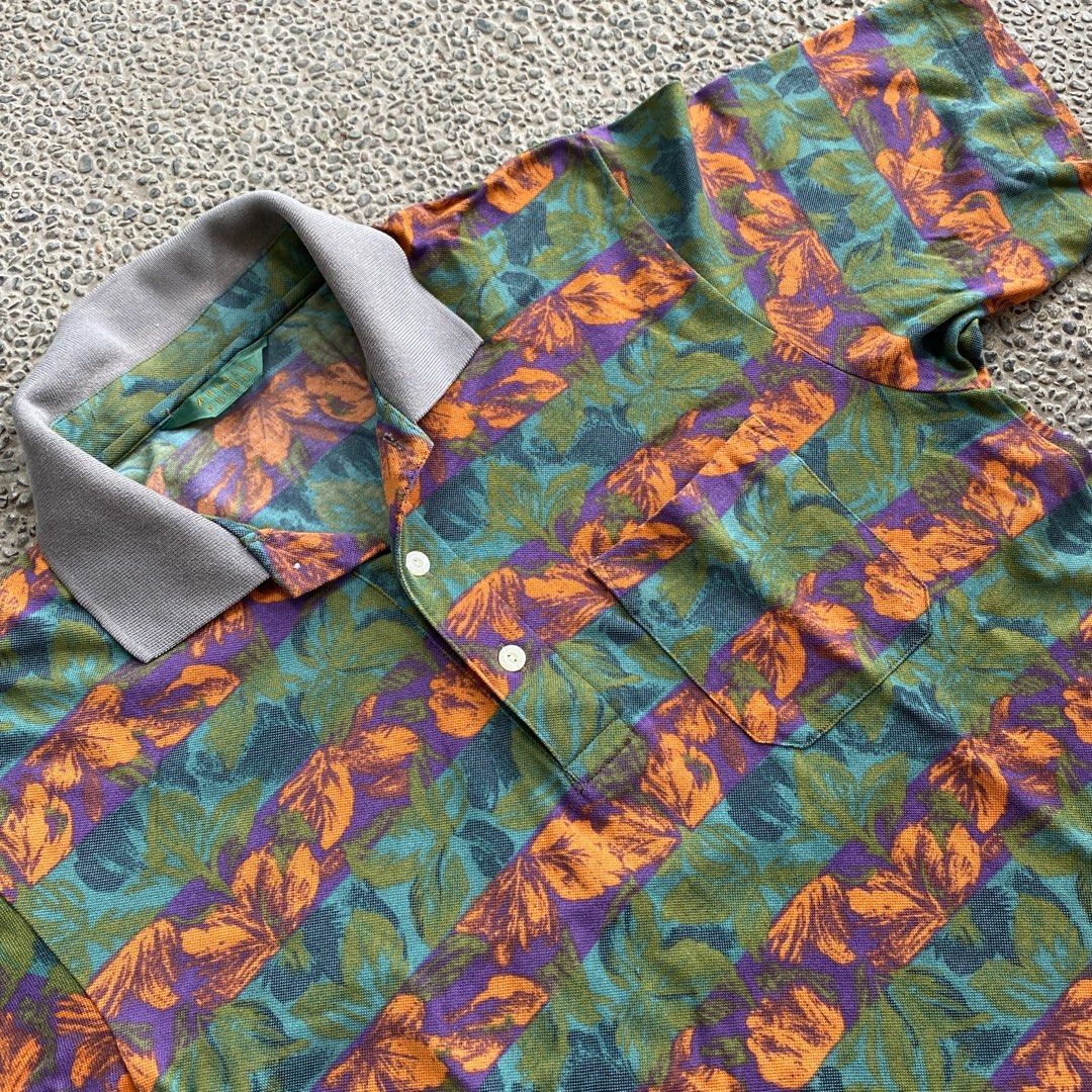 Arnold Palmer Grpahic Polo Shirt (Category: Tshirts & Polo Shirts ) located in Pakil. Submitted by sicko.stuff_ (Listing ID 1263472945, Image 3). Description: Tagged L fits M Width: 19 Length: 26 Condition: Great.