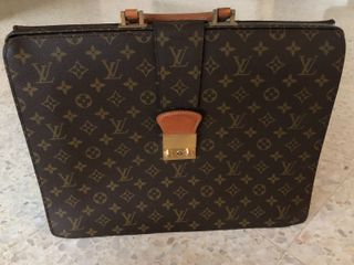 Louis Vuitton 2054 Expandable Polochon, Men's Fashion, Bags, Briefcases on  Carousell