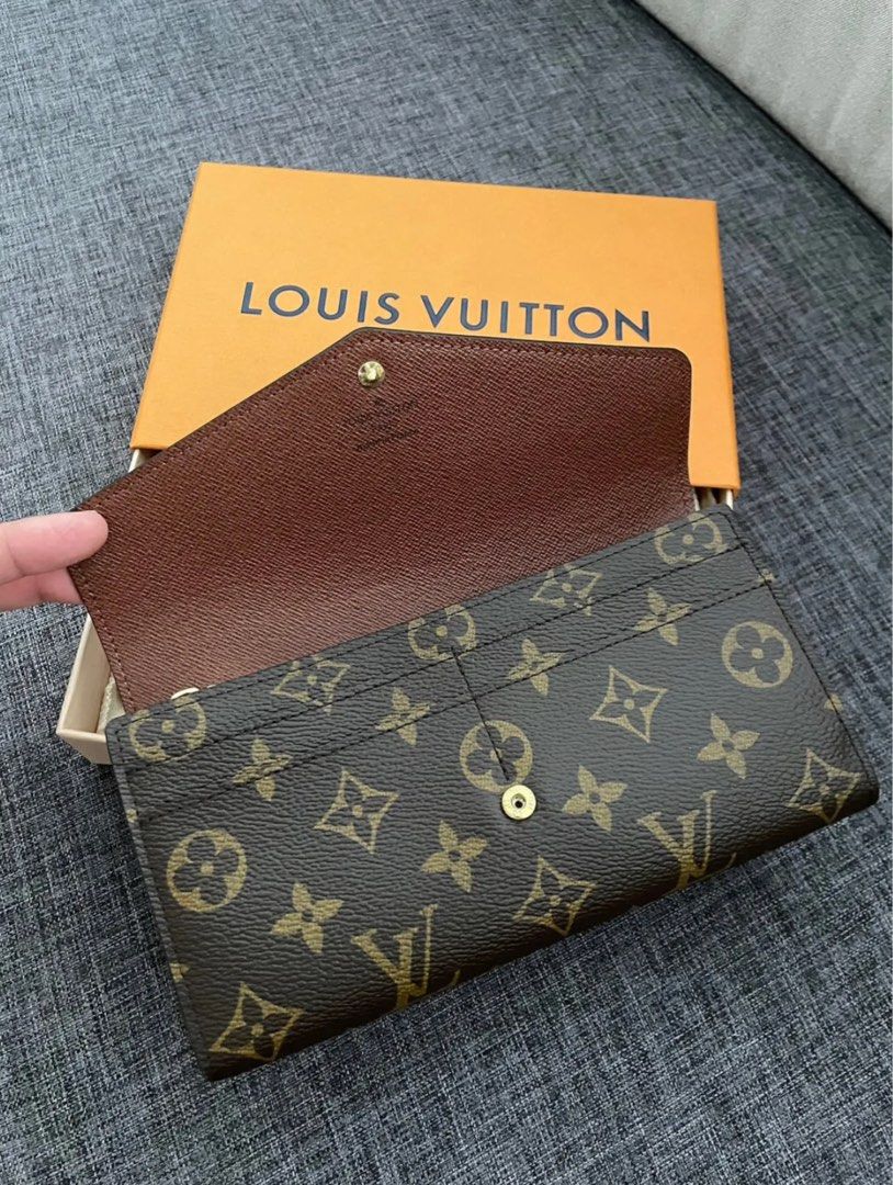 Authentic Louis Vuitton purple Vernis Sarah Chain wallet, Luxury, Bags &  Wallets on Carousell