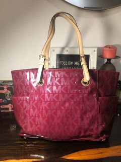 MK Kenly Large Graphic Logo Tote Bag, Women's Fashion, Bags & Wallets, Tote  Bags on Carousell