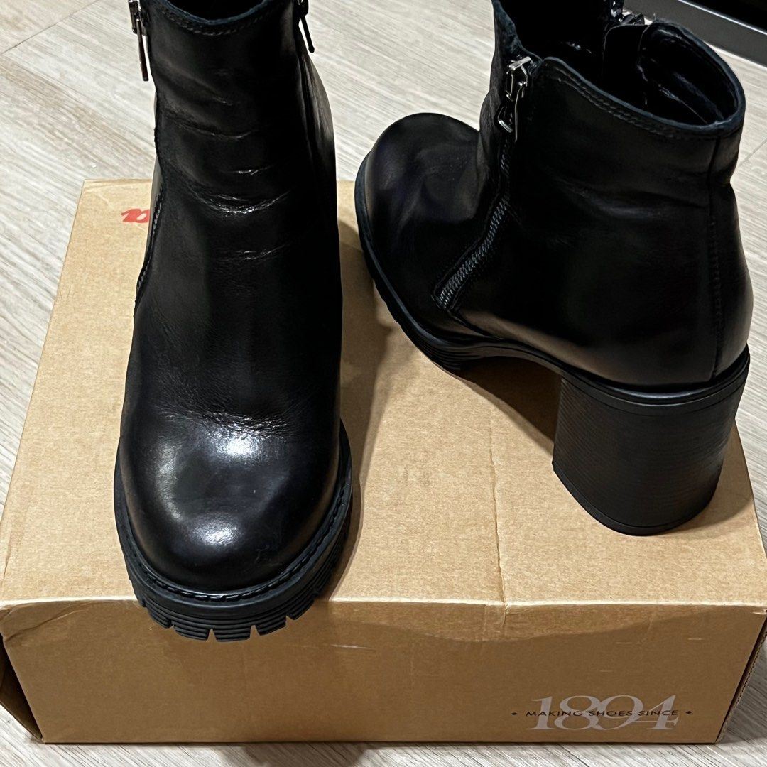 Black Boots from Milan Italy, Women's Fashion, Footwear, Boots on Carousell