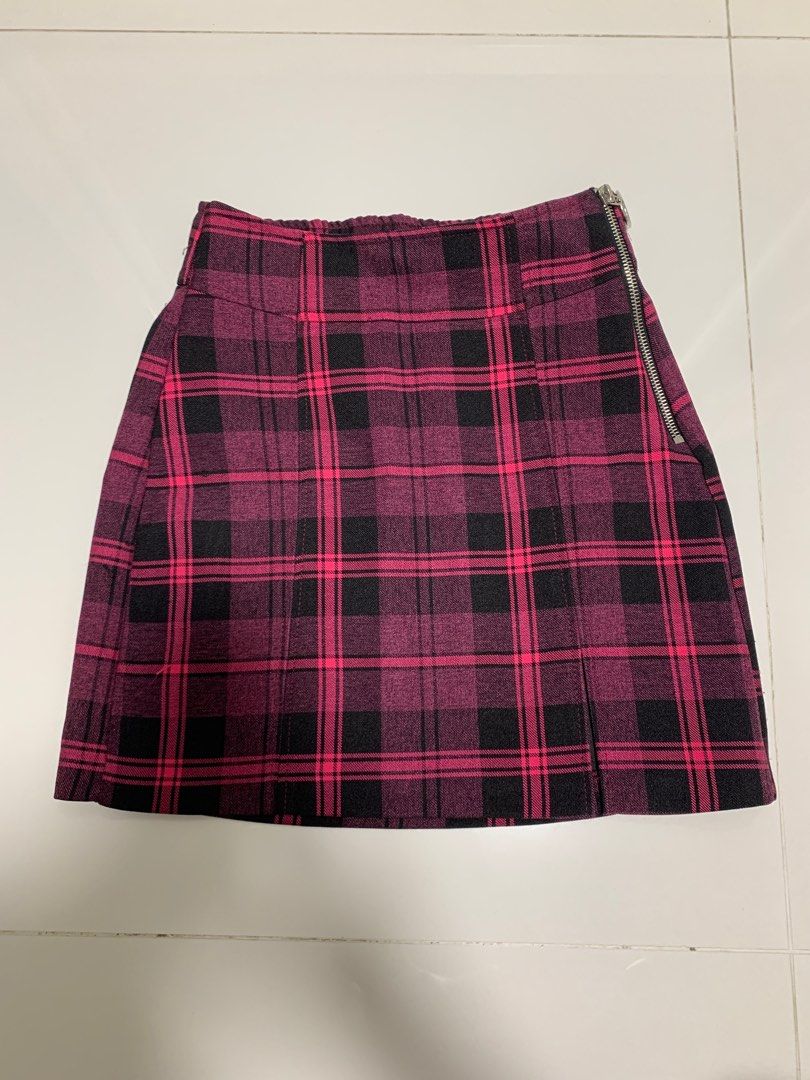Neon pink on sale plaid skirt