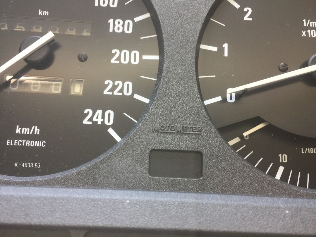 BMW E30 3Series Cluster Speedometer Speedo Motometer 240kph 325i 320i
