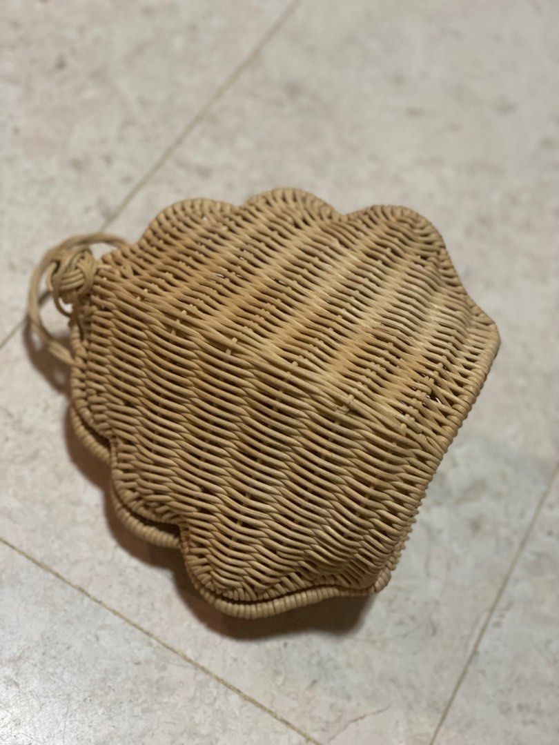 BRAND NEW Shell shape rattan bag/picnic bag/girls bag mermaid
