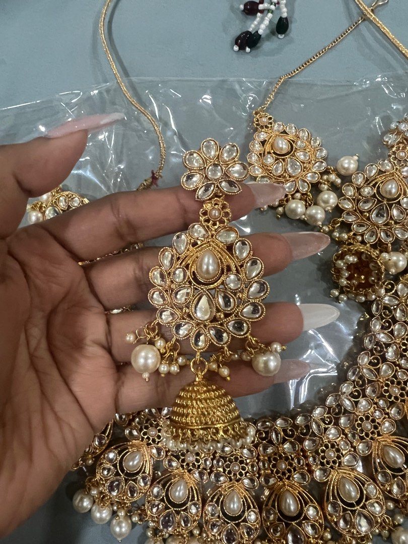 Grand 2024 necklace set