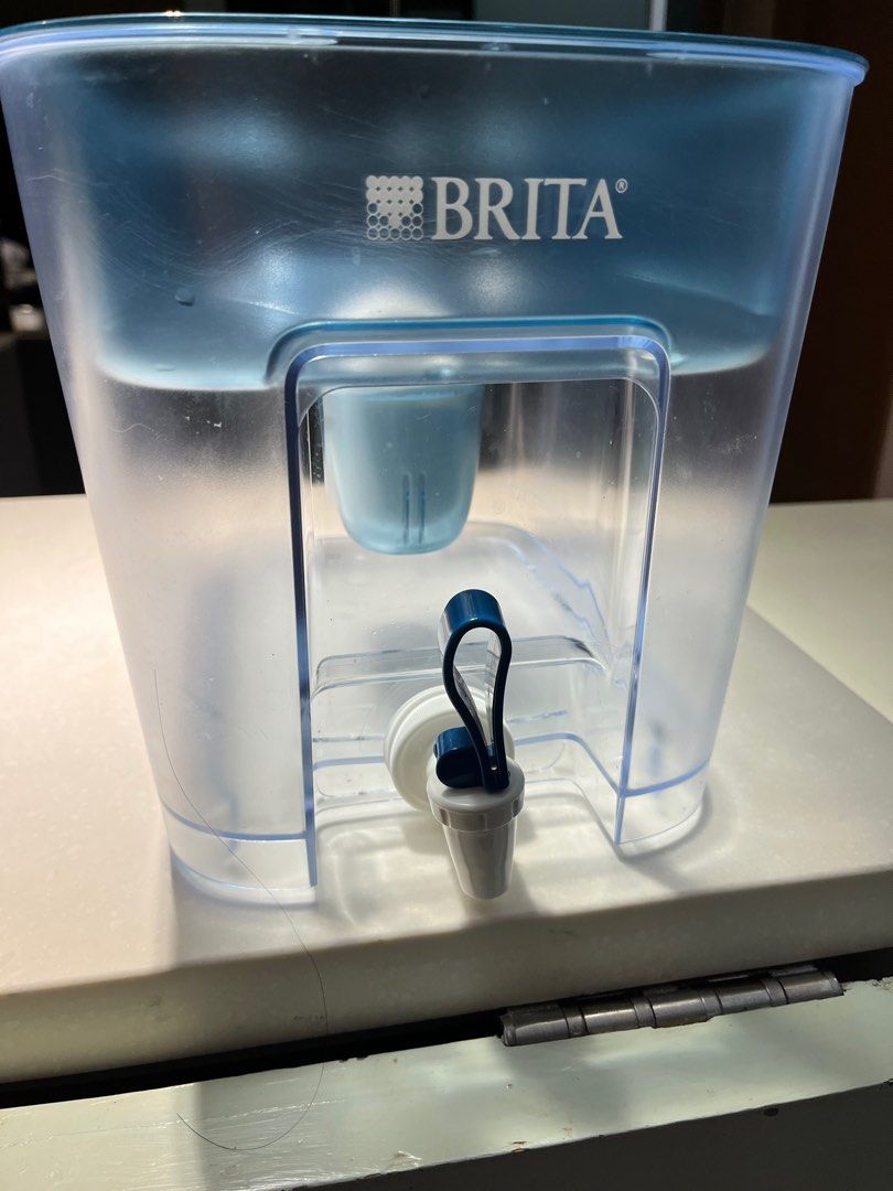 Brita Flow Tank Water Jug, 家庭電器, 廚房電器, 濾水器及飲水機 Carousell