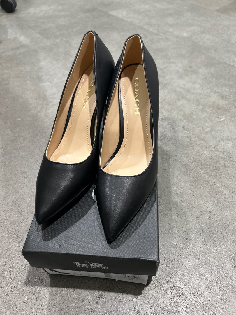 Coach Wiley Pump Siza 7.5, Fesyen Wanita, Sepatu di Carousell