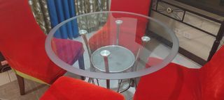 COMPLETE DINING SET/GLASS TABLE with 4-PIECES HIGHBACK CHAIRS