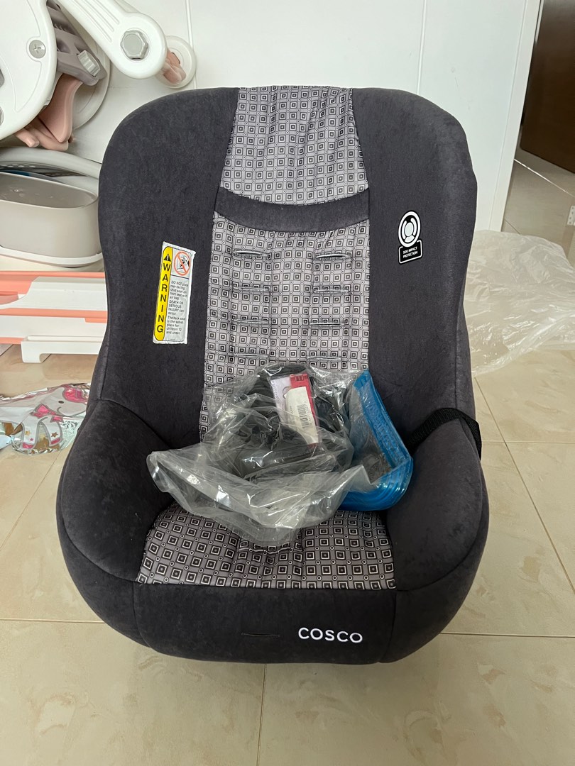 Cosco scenera car seat, Babies & Kids, Going Out, Car Seats on Carousell