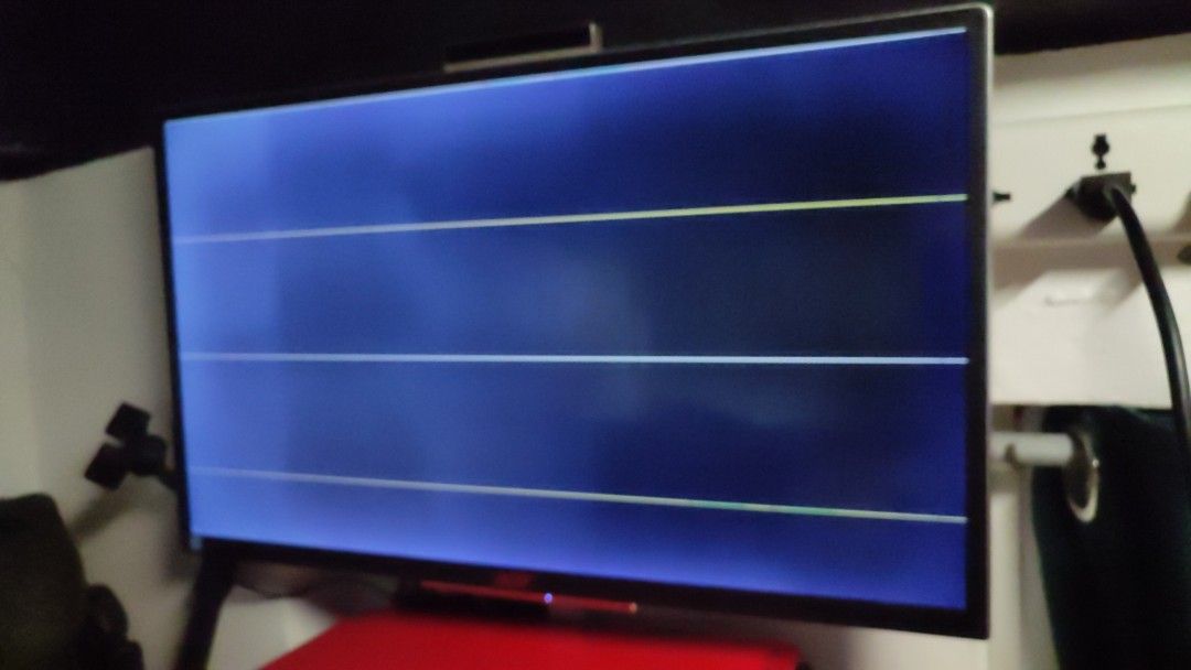 defective computee (Category: Desktops) located in Manila. Submitted by lagundijohnna (Listing ID 1263483314, Image 2). Description: DEFECTIVE.