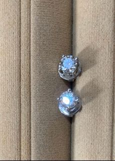 Diamond stud earrings 1.02 carats set in 14k white gold