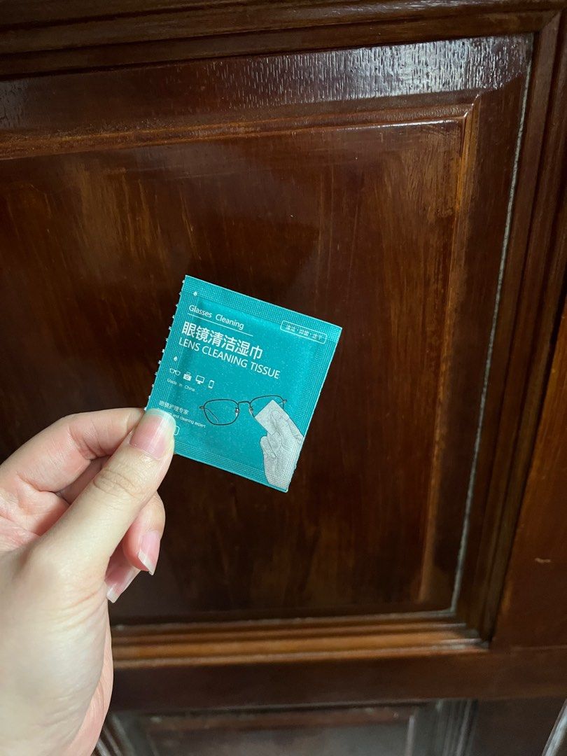 Disposable glasses lenses wipe, Furniture & Home Living, Cleaning