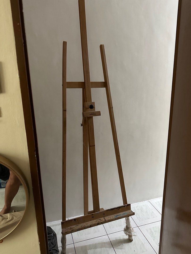 Easel (Category: Art & Prints) located in Manila. Submitted by missgrace_collection (Listing ID 1263404612, Image 3). Description: .