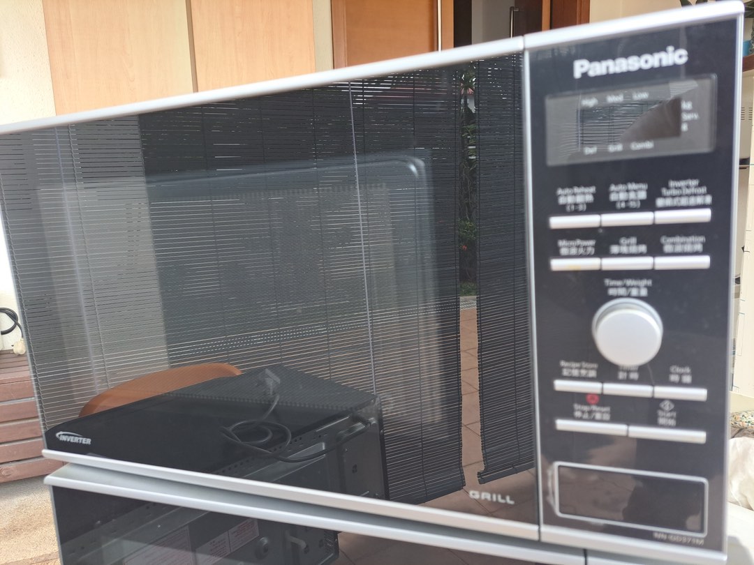 Excellent condition- Panasonic 23L, NN-GD371M Inverter+Grill+Microwave ...