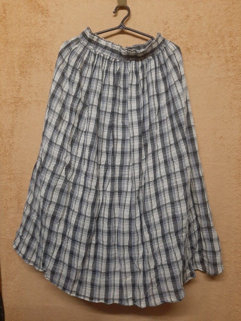 Flowy online checkered skirt