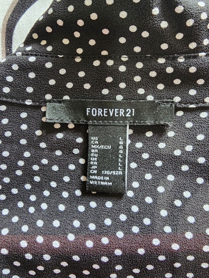 Forever 21 office wear store