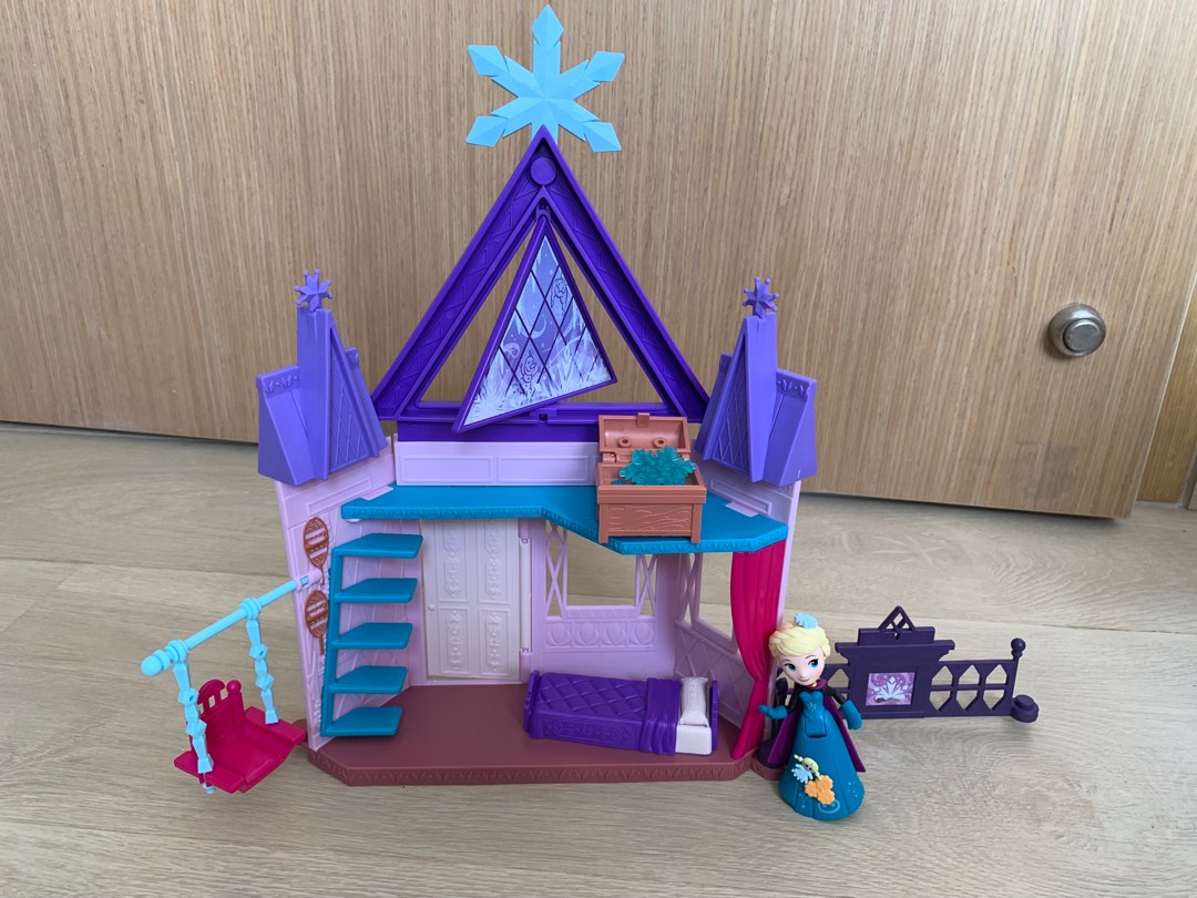 Elsa toy house top