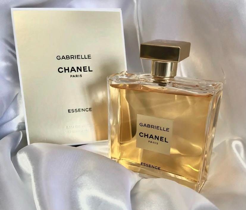 THE ESSENCE OF GABRIELLE CHANEL 