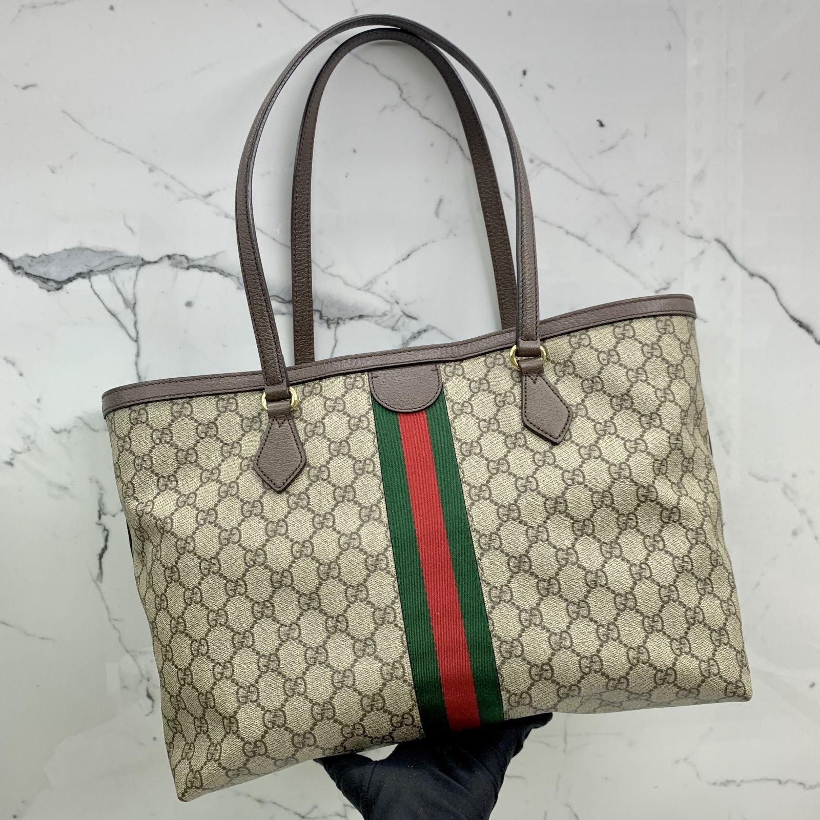 Gucci 631685 store