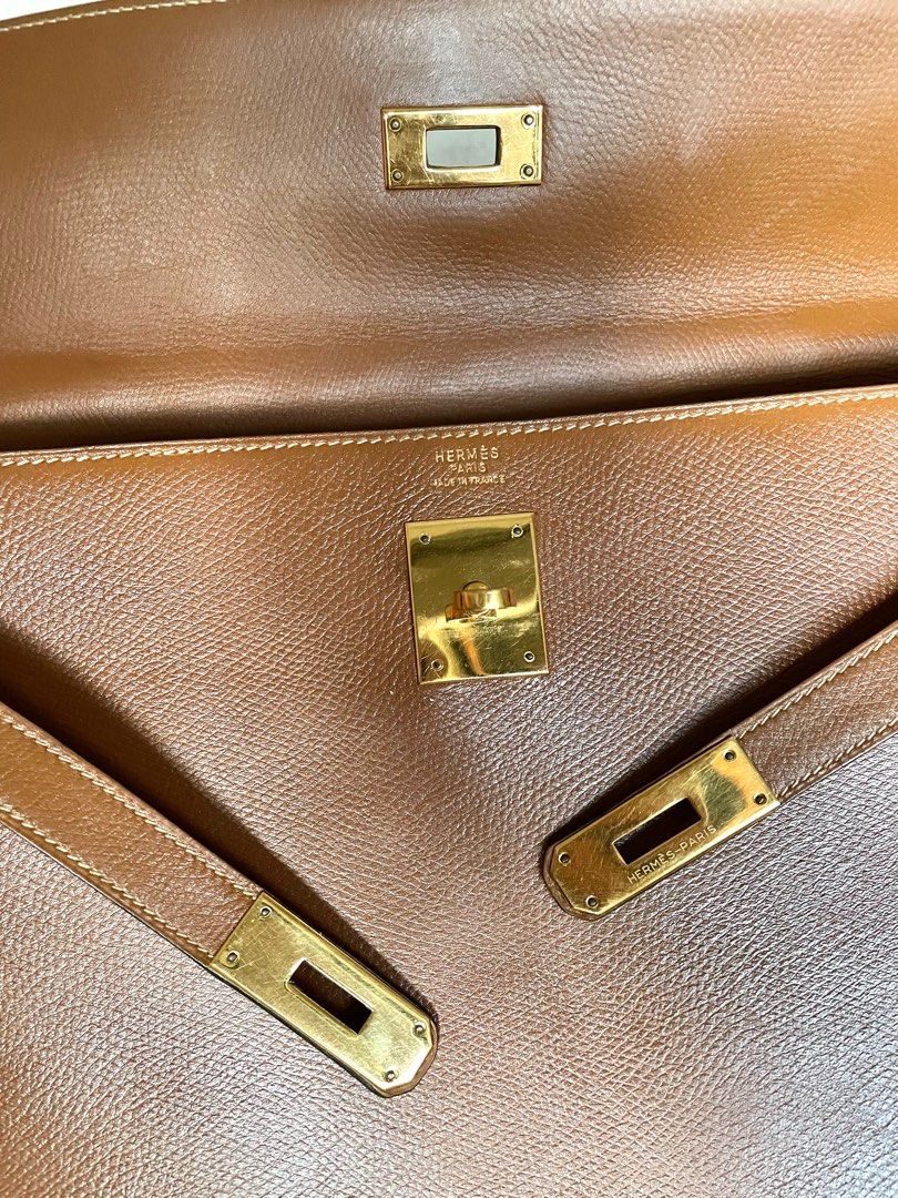 Hermes Vintage Kelly Bag 32cm in Gold Courchevel Leather with Gold Har –  Sellier