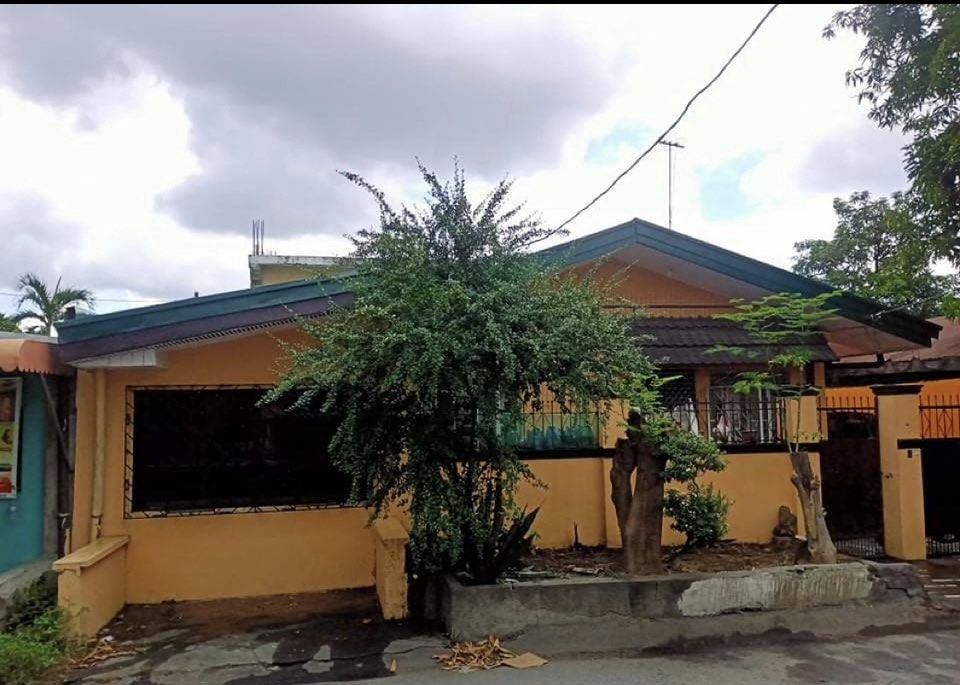 House and Lot for sale in Mariquita Subdivision Dita Sta Rosa Laguna