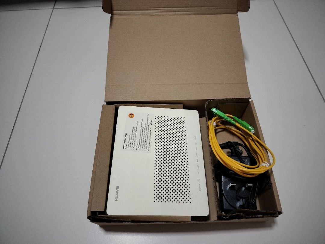 Huawei HG8240H wifi router, TV & Home Appliances, TV & Entertainment