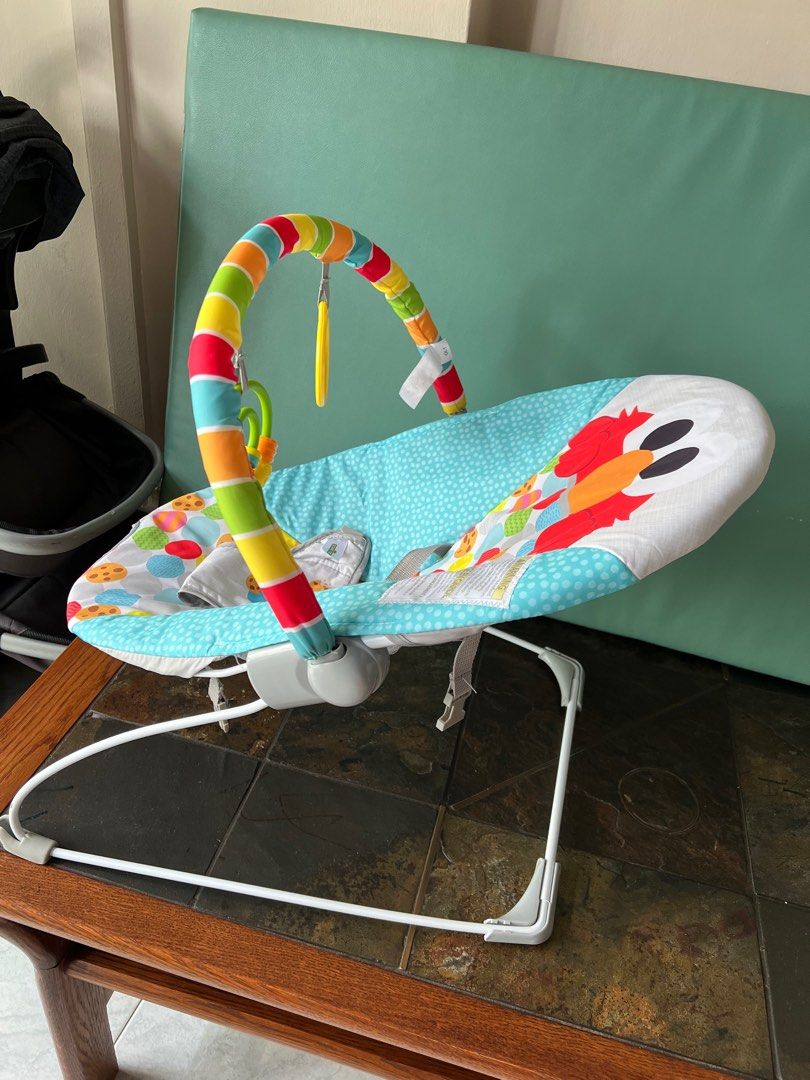 Infantino Bright Starts Sesame Street Elmo Vibrating Bouncer