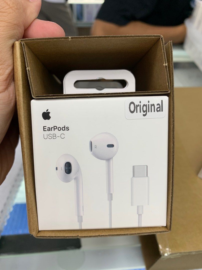 IPHONE 15 LIGHTNING EARPHONE (Category: Earphones) located in San Juan City. Submitted by seller_accessories (Listing ID 1263447367, Image 1). Description: - Original Lightning Earphones for TYPE-C - with mic - with strong sound bass PM FOR MORE INFO.