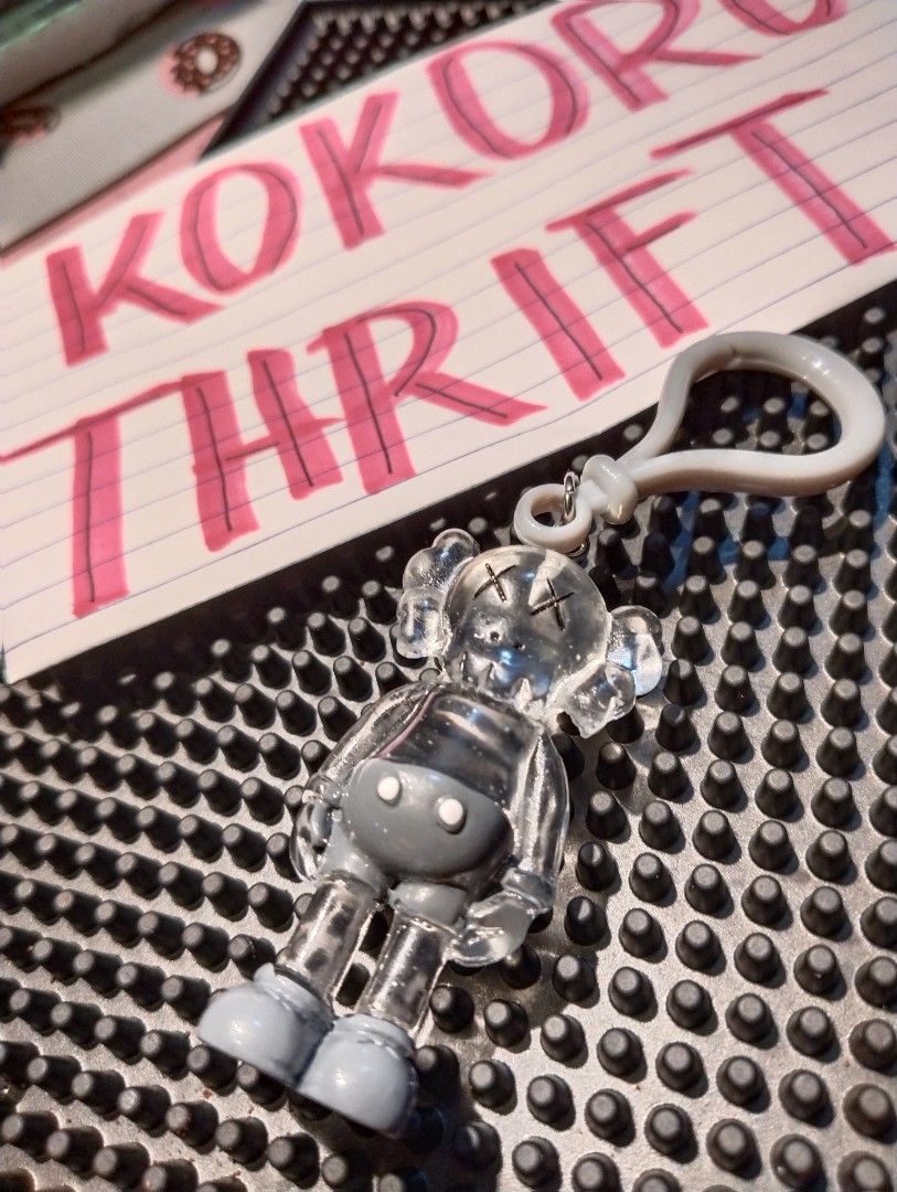 KAWS KEYCHAIN (Category: Character Goods) located in Manila. Submitted by kokorothriftttt (Listing ID 1263467939, Image 1). Description: .