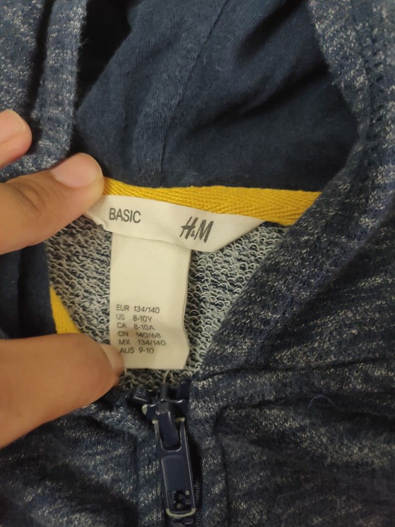 Kids H M basic hoodie zipper sizing 140 for 8 10 years Babies