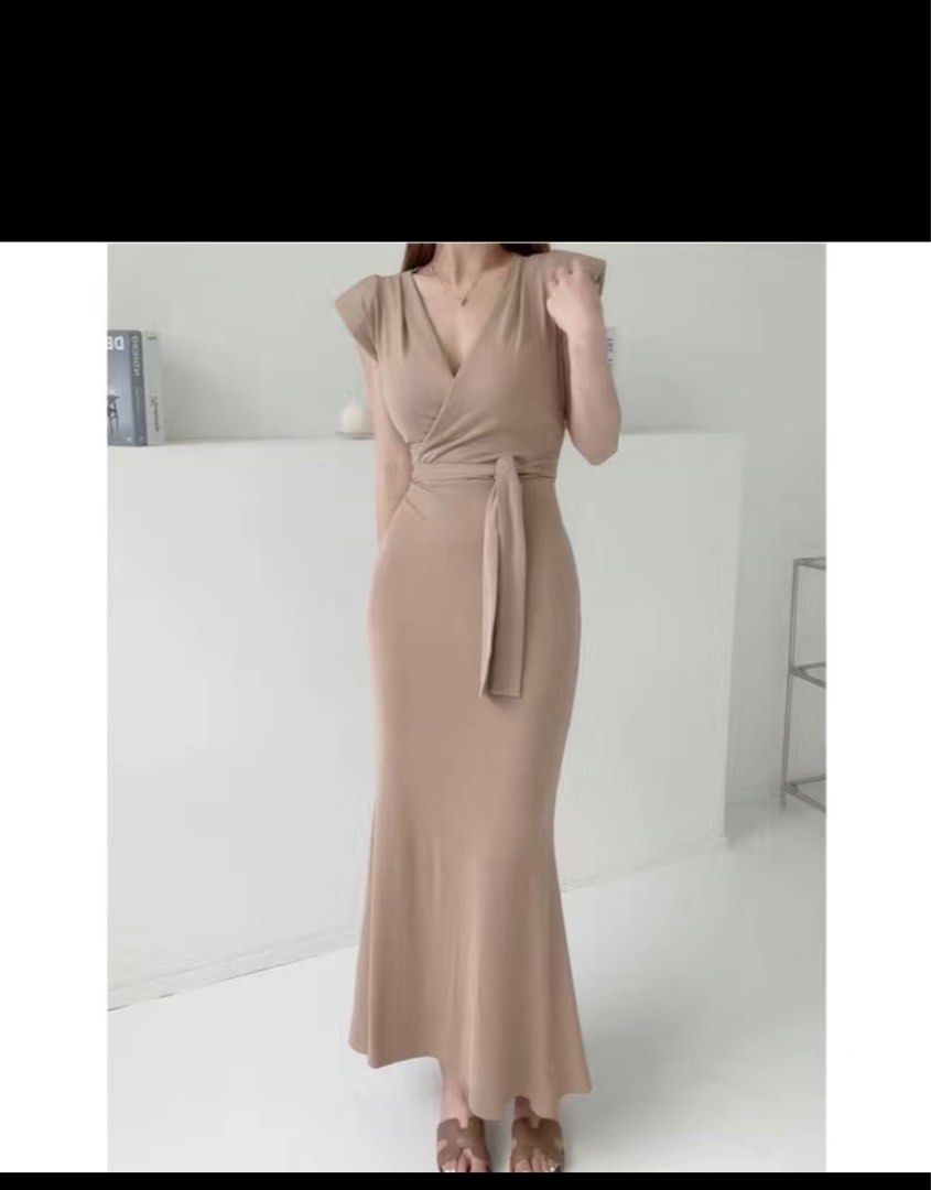 Korea style short sleeve bodycon dress, Women's Fashion, Dresses & Sets,  Dresses on Carousell