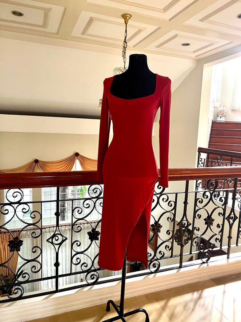 Bloody red dress discount