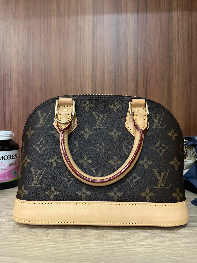 LV Alma BB monogram Size 23.5 x 17.5 x 11.5 cm, Barang Mewah, Tas