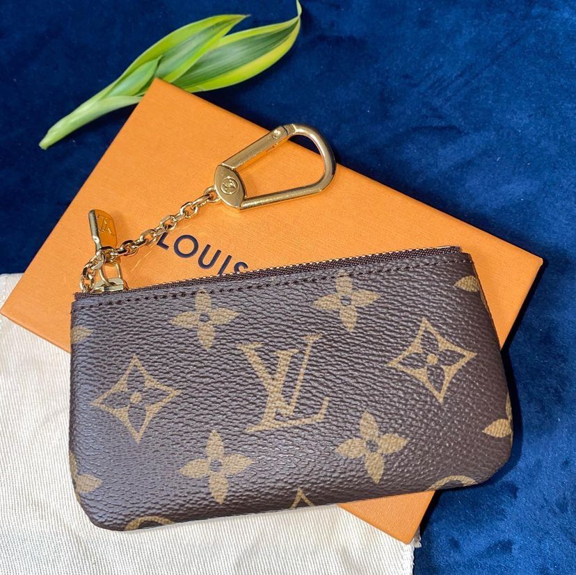 Louis Vuitton Key cles / key pouch monogram, Luxury, Bags & Wallets on  Carousell