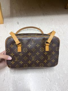 Pre owned Vintage LV Cite GM, Women's Fashion, Bags & Wallets, Shoulder  Bags on Carousell
