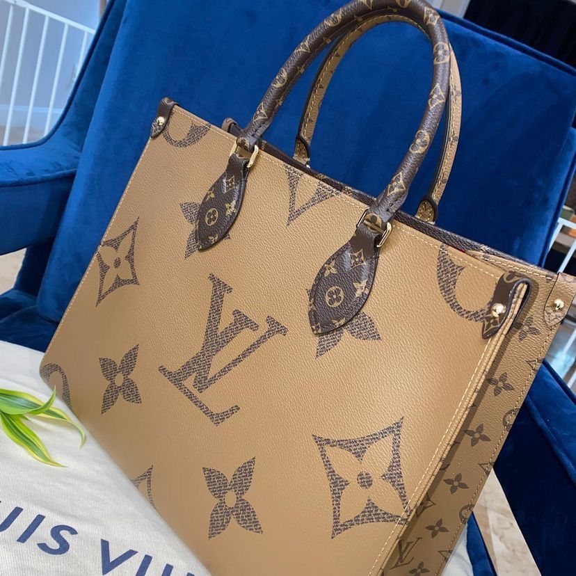 🦄BNEW LOUIS VUITTON OTG MM Size Onthego Reverse Monogram ✨ Authentic LV,  Luxury, Bags & Wallets on Carousell