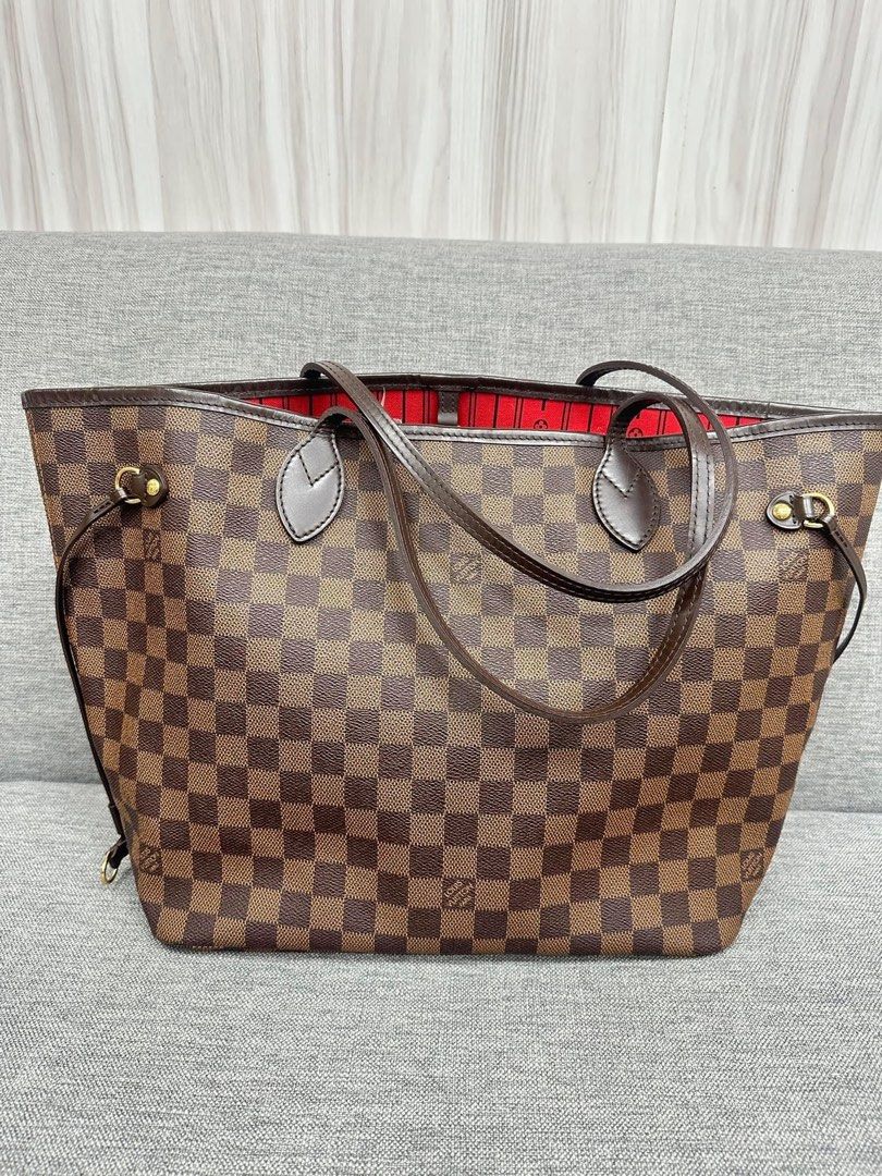 Brand New Louis Vuitton League of Legends Neverfull MM, Women's Fashion,  Bags & Wallets, Purses & Pouches on Carousell